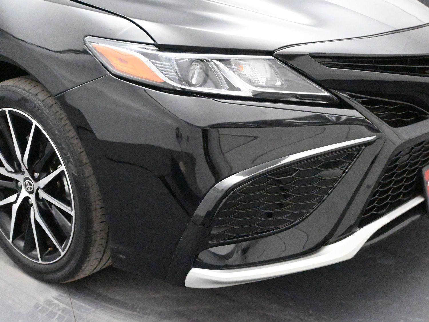 Used 2024 Toyota Camry SE image 14