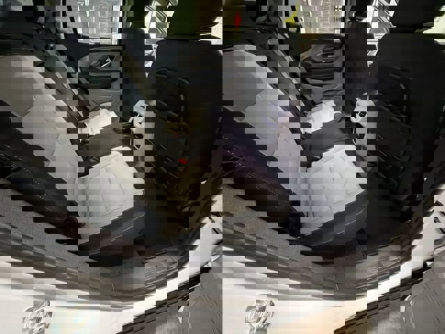 Used 2023 GMC Terrain SLE w/ Driver Convenience Package image 8