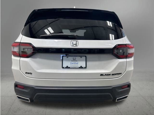 Certified 2025 Honda Pilot Black Edition image 10