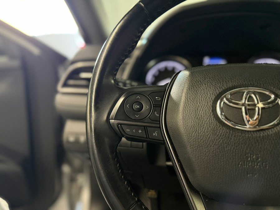 Used 2021 Toyota Camry SE FWD image 23