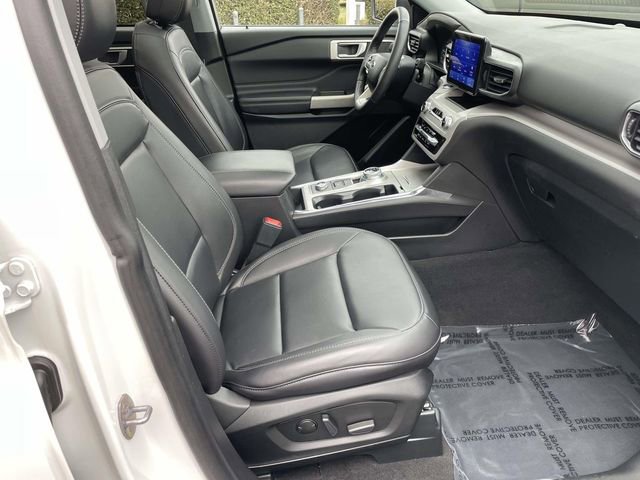 Used 2023 Ford Explorer XLT w/ Equipment Group 202A image 29