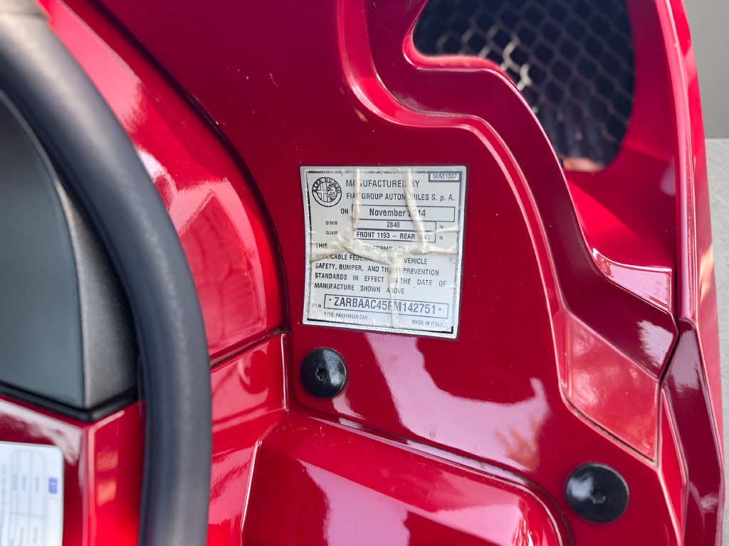 Used 2015 Alfa Romeo 4C Launch Edition w/ Convenience Group RWD image 21