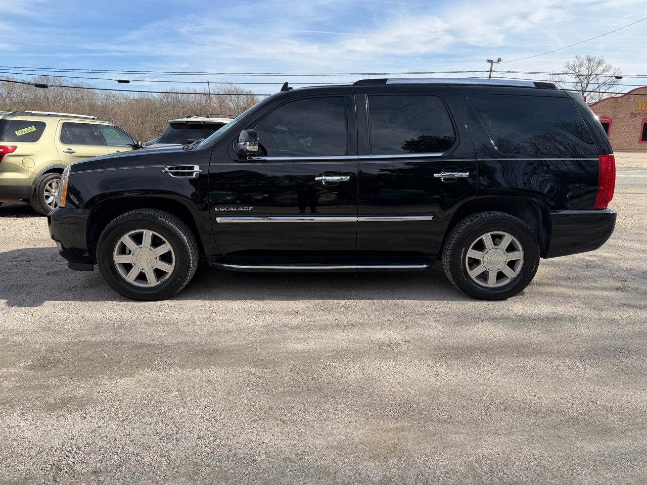 Used 2010 Cadillac Escalade 2WD image 2