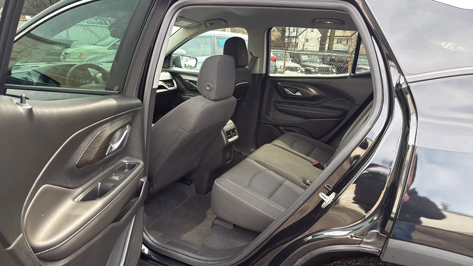 Used 2022 GMC Terrain SLE AWD/4WD image 28
