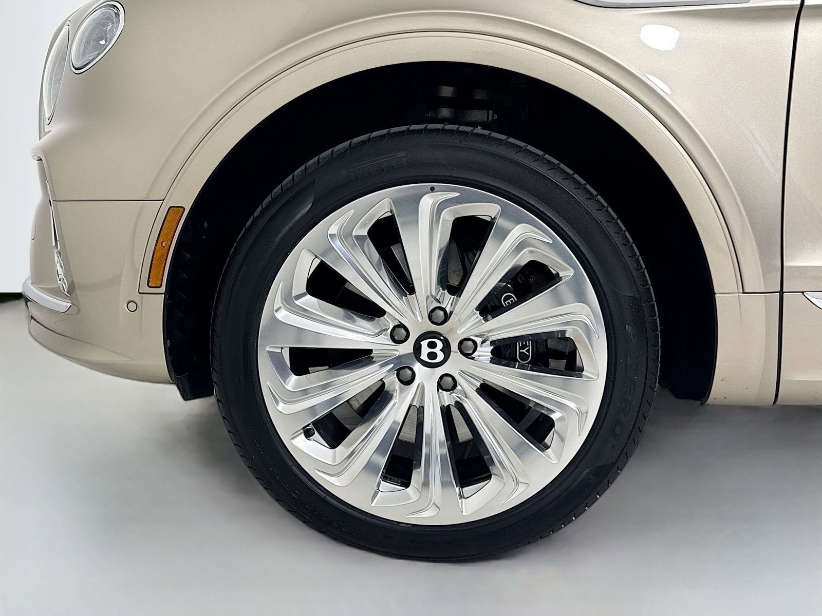 Certified 2023 Bentley Bentayga image 10