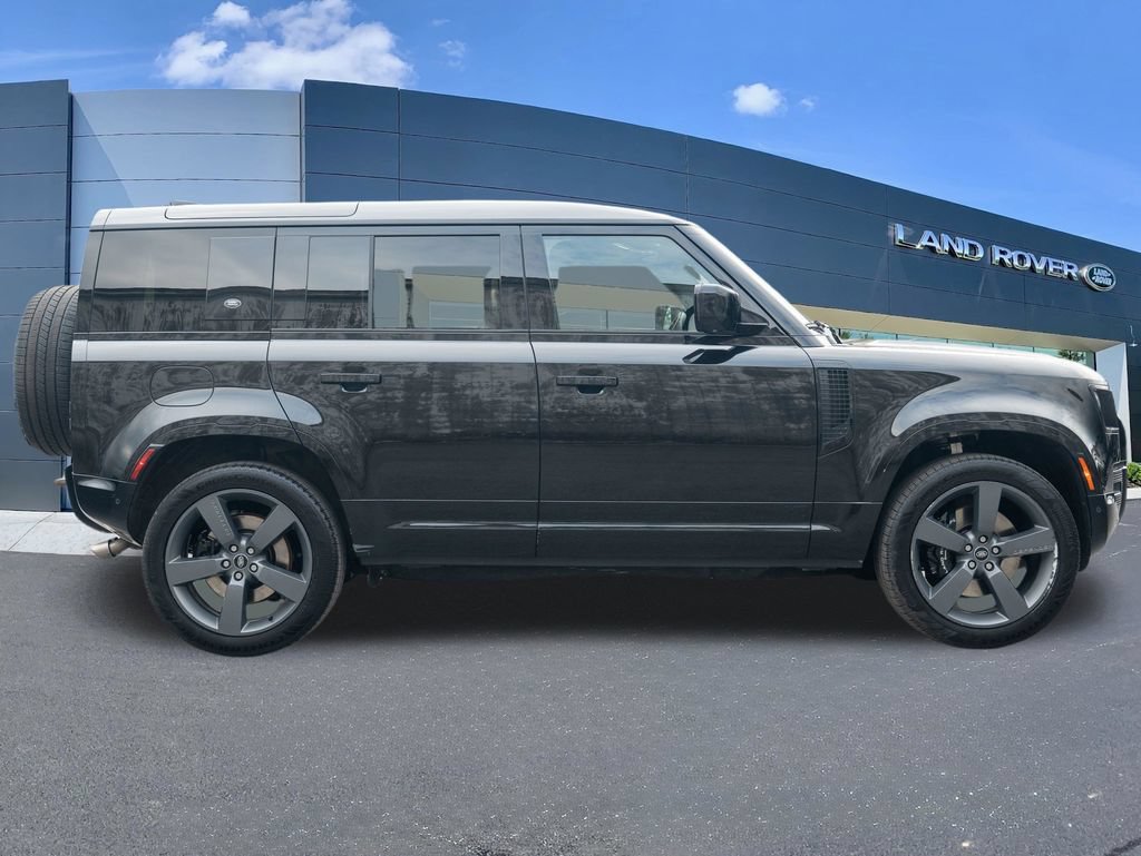 Certified 2023 Land Rover Defender 110 V8 AWD/4WD image 8