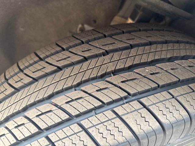 Certified 2023 GMC Acadia SLT w/ Preferred Package image 24