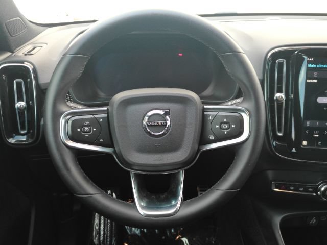 Used 2022 Volvo XC40 P8 Recharge Plus AWD/4WD image 32