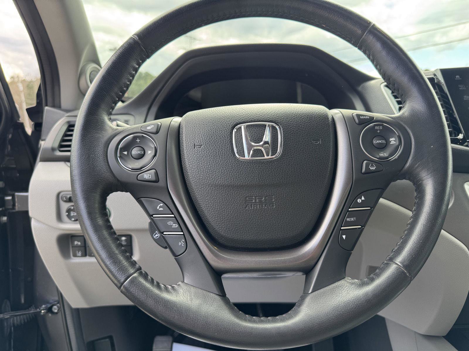 Used 2023 Honda Ridgeline RTL-E image 3