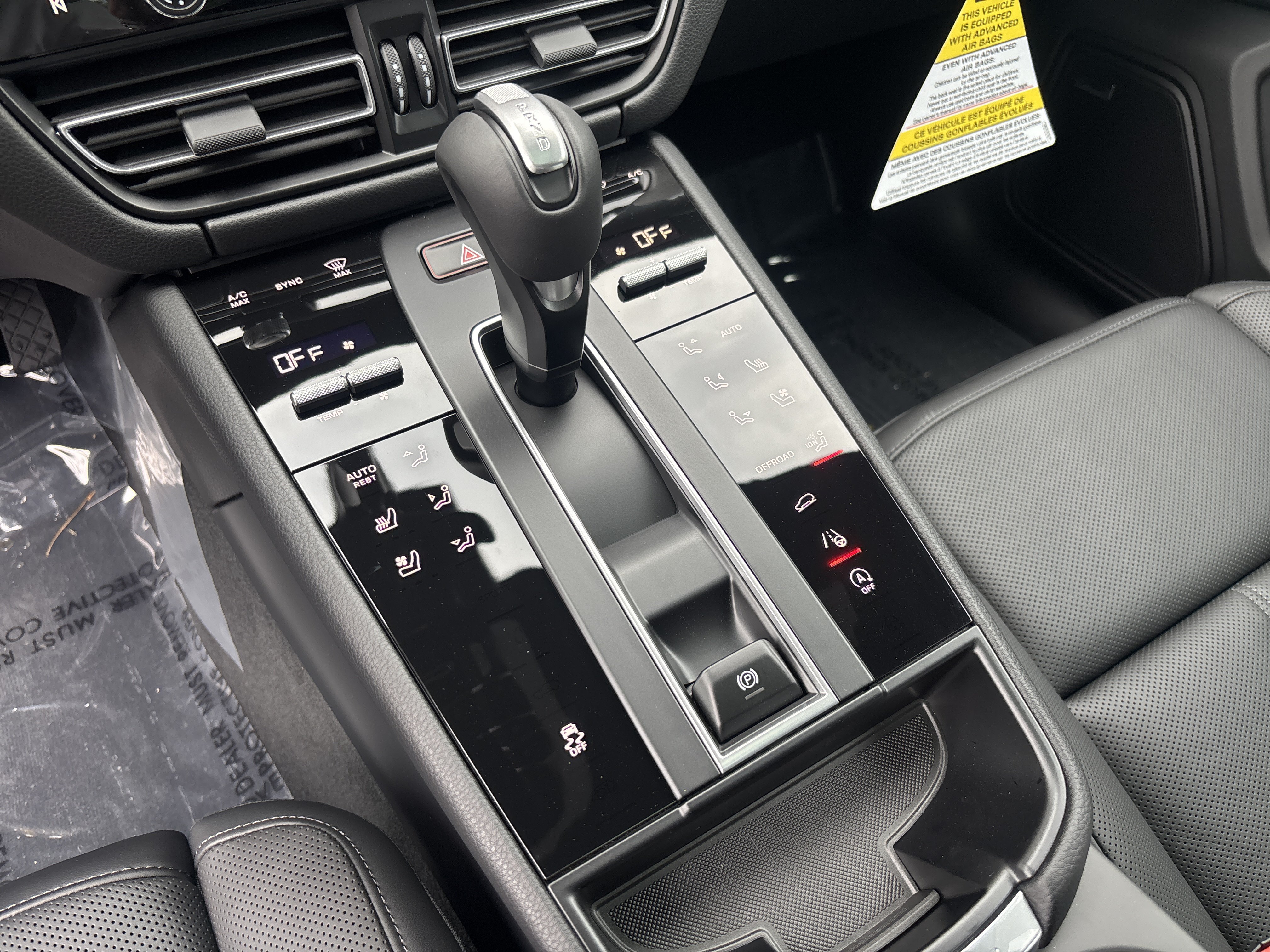 New 2026 Porsche Macan AWD/4WD image 18