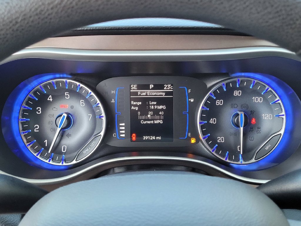 Used 2018 Chrysler Pacifica Touring Plus FWD image 10