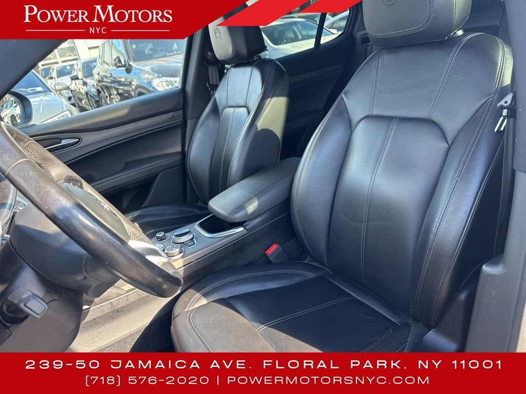 Used 2023 Alfa Romeo Stelvio Ti image 32