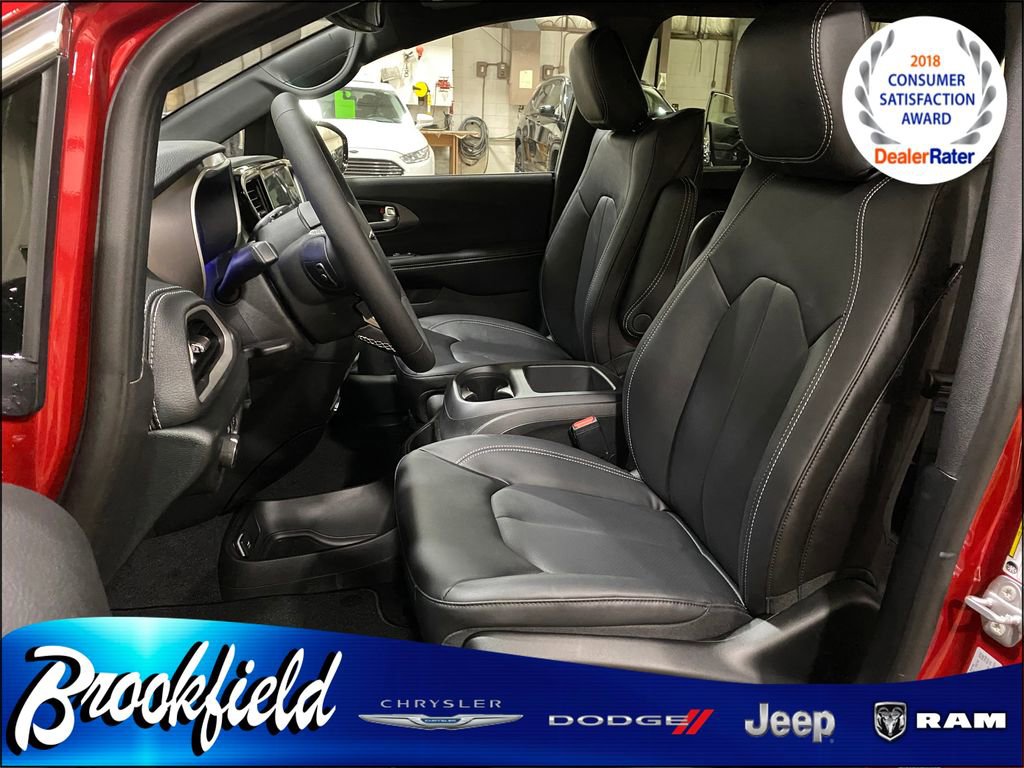 New 2026 Chrysler Pacifica Select FWD image 15