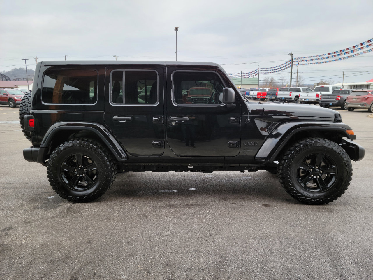Used 2021 Jeep Wrangler Unlimited Sahara image 22
