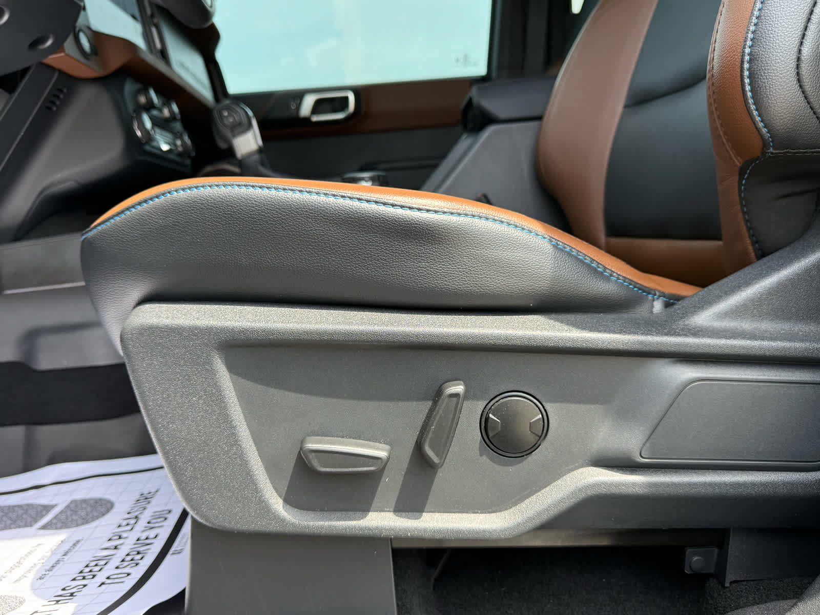 Used 2024 Ford Bronco Outer Banks image 13