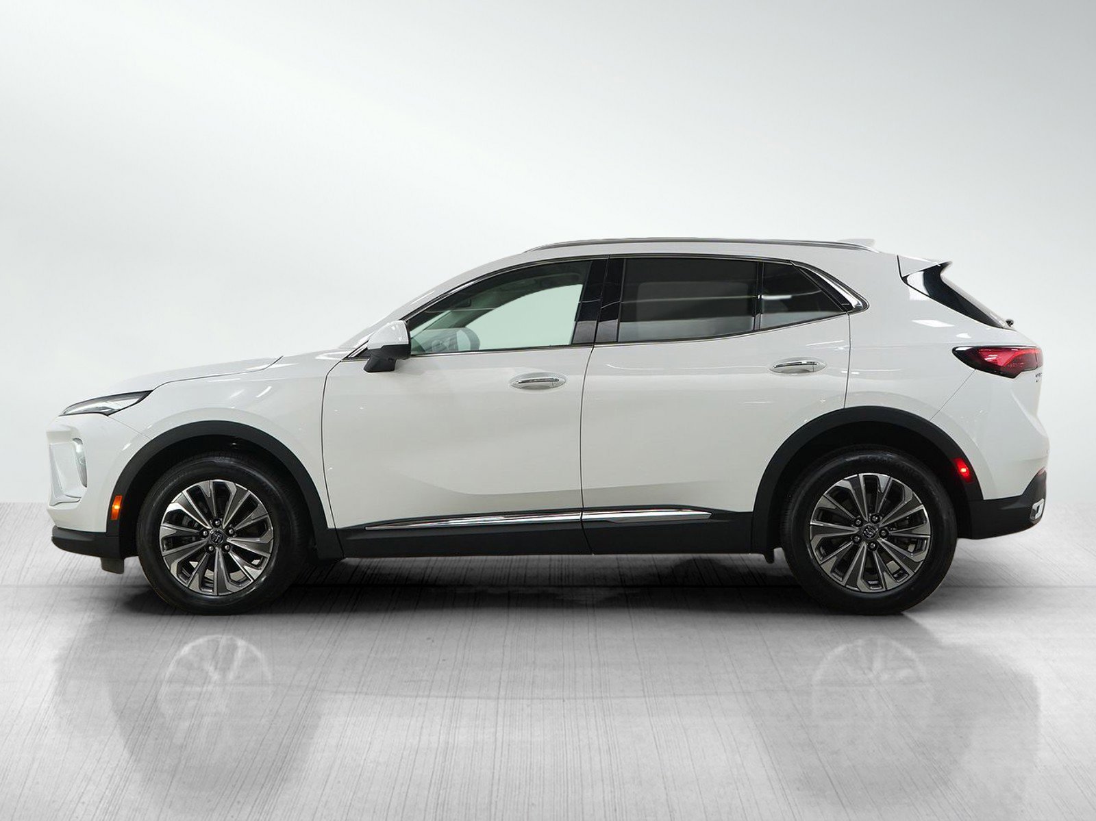 Used 2024 Buick Envision Preferred AWD/4WD image 2