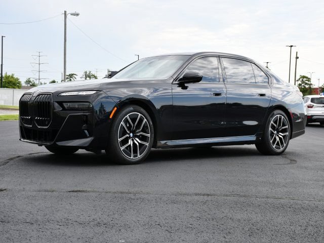 Used 2025 BMW 740i xDrive w/ Executive Package AWD/4WD image 3