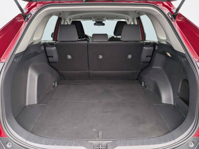 Used 2025 Toyota RAV4 LE FWD image 12