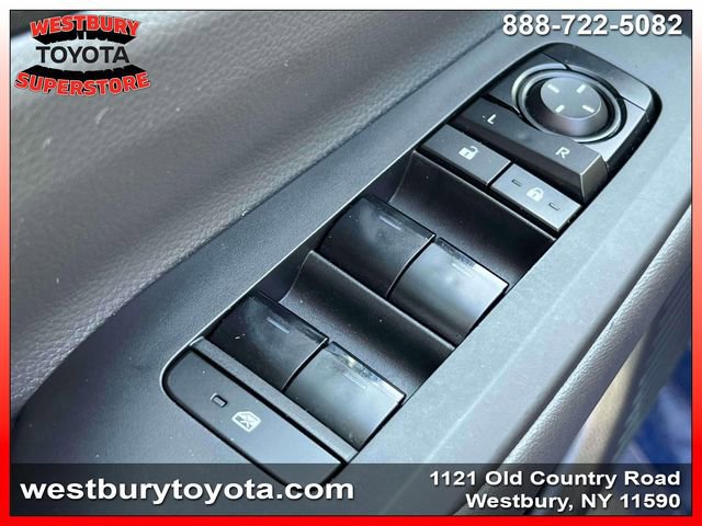 Used 2023 Toyota Prius LE image 20