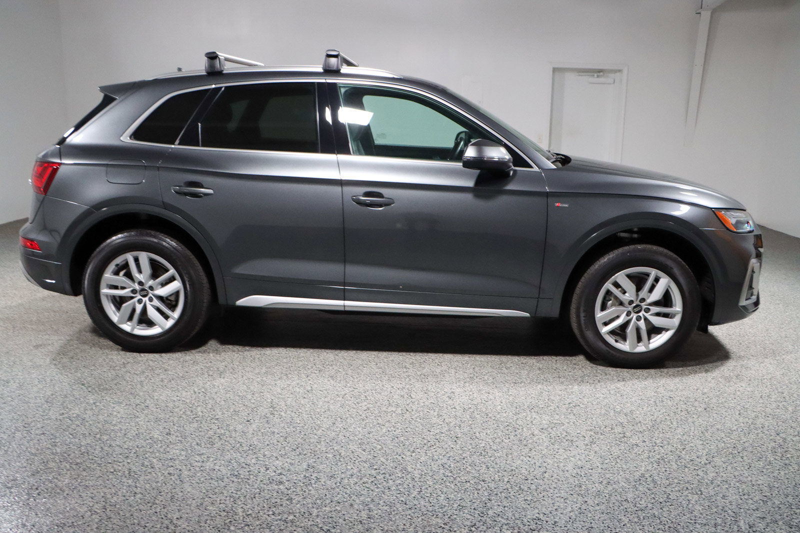 Used 2023 Audi Q5 2.0T Premium w/ Convenience Package image 6