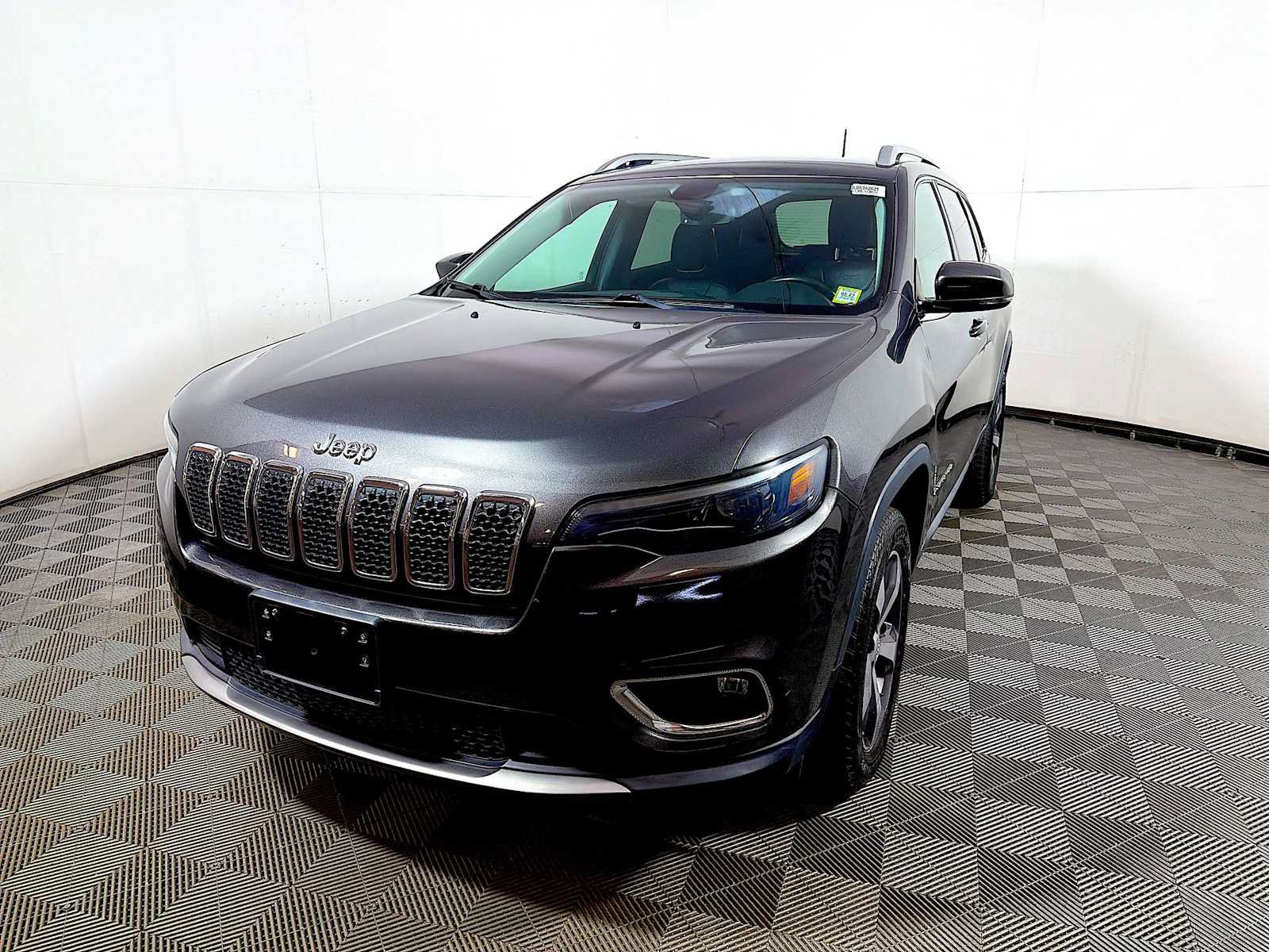 Used 2020 Jeep Cherokee Limited AWD/4WD image 3