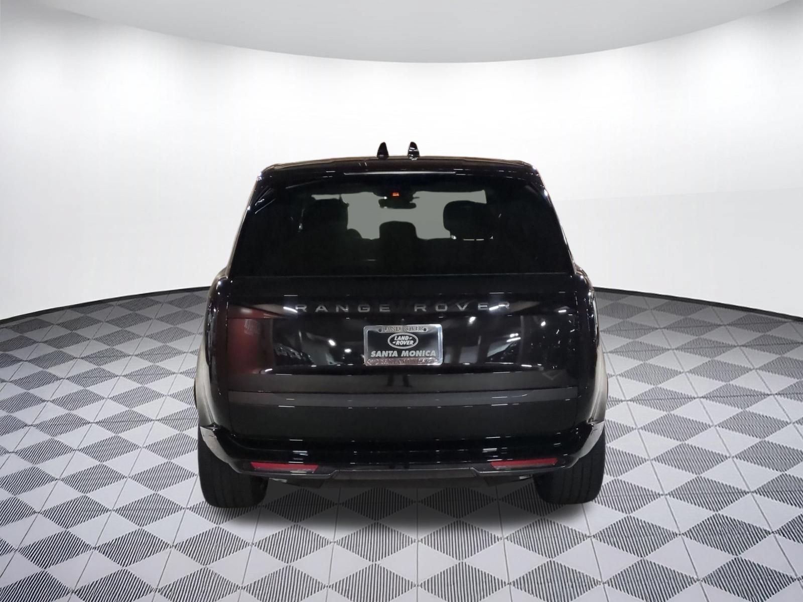 New 2026 Land Rover Range Rover Long Wheelbase SE AWD/4WD image 4