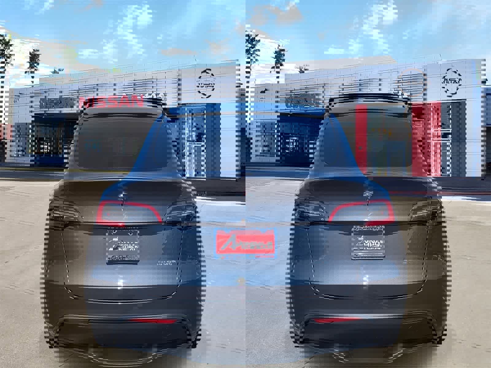 Used 2023 Tesla Model Y Long Range image 4