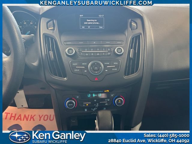 Used 2018 Ford Focus SE w/ SE Appearance Package FWD image 17