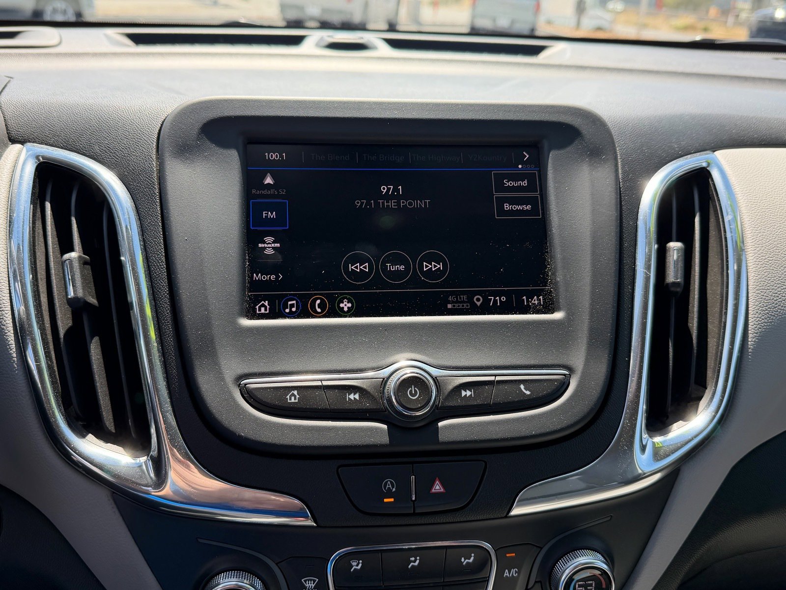 Used 2022 Chevrolet Equinox LT image 10