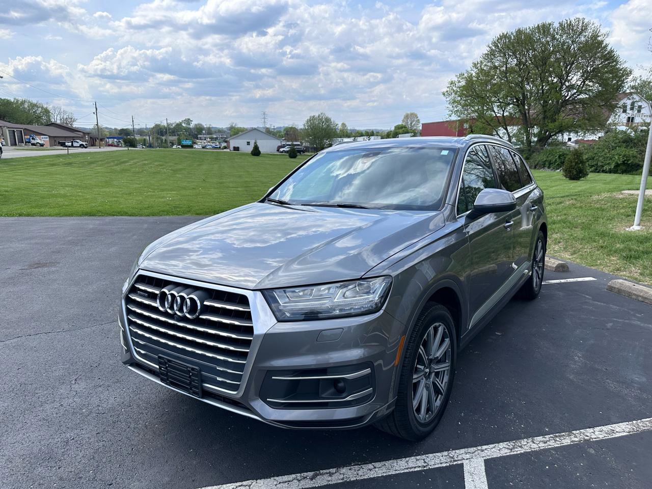 Used 2017 Audi Q7 2.0T Premium Plus w/ Premium Plus Package AWD/4WD image 2