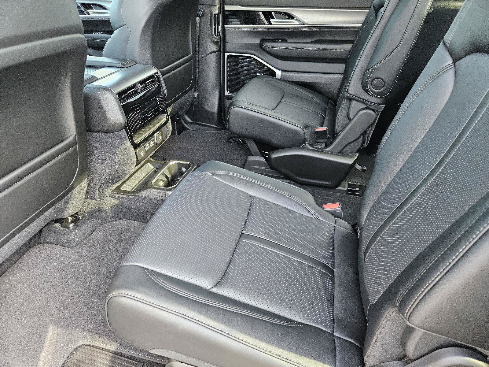 New 2026 Jeep Grand Wagoneer Limited AWD/4WD image 17