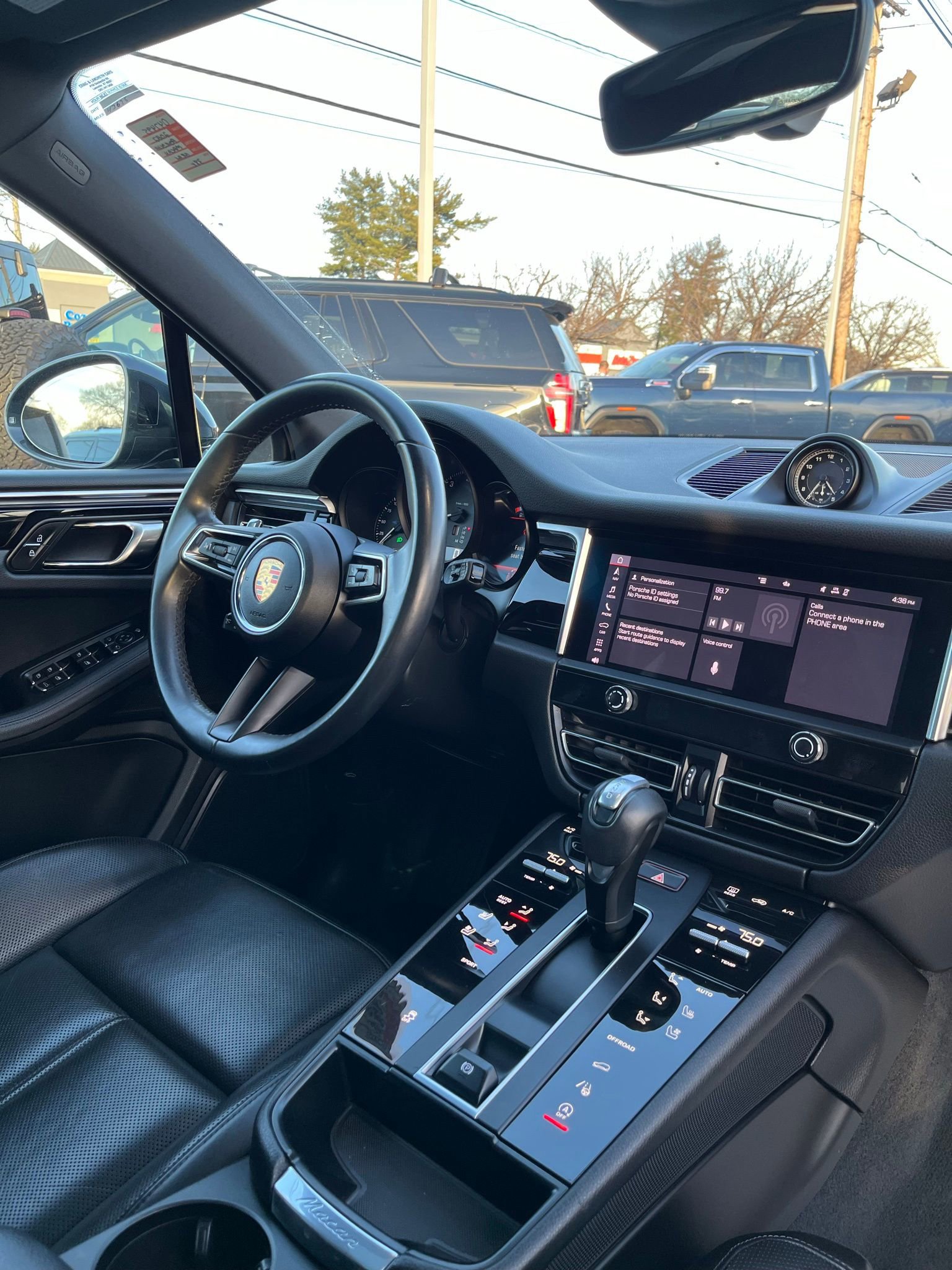 Used 2022 Porsche Macan image 19
