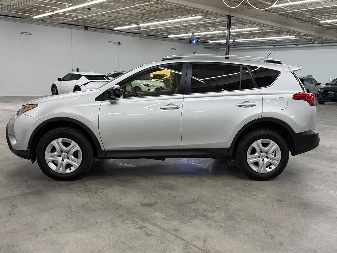 Used 2013 Toyota RAV4 LE FWD image 12