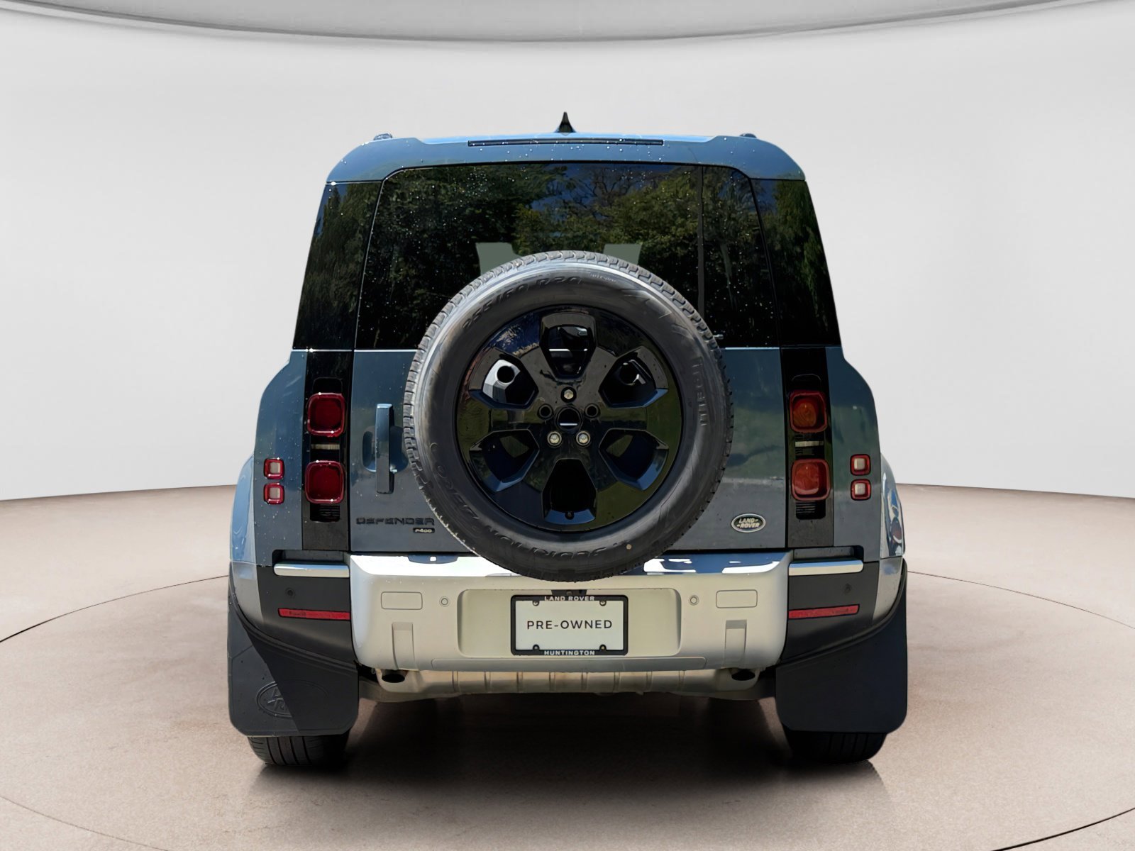 Used 2023 Land Rover Defender 110 SE AWD/4WD image 4