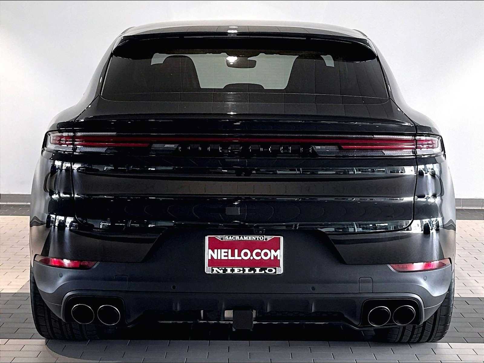 Used 2026 Porsche Cayenne Coupe AWD/4WD image 10