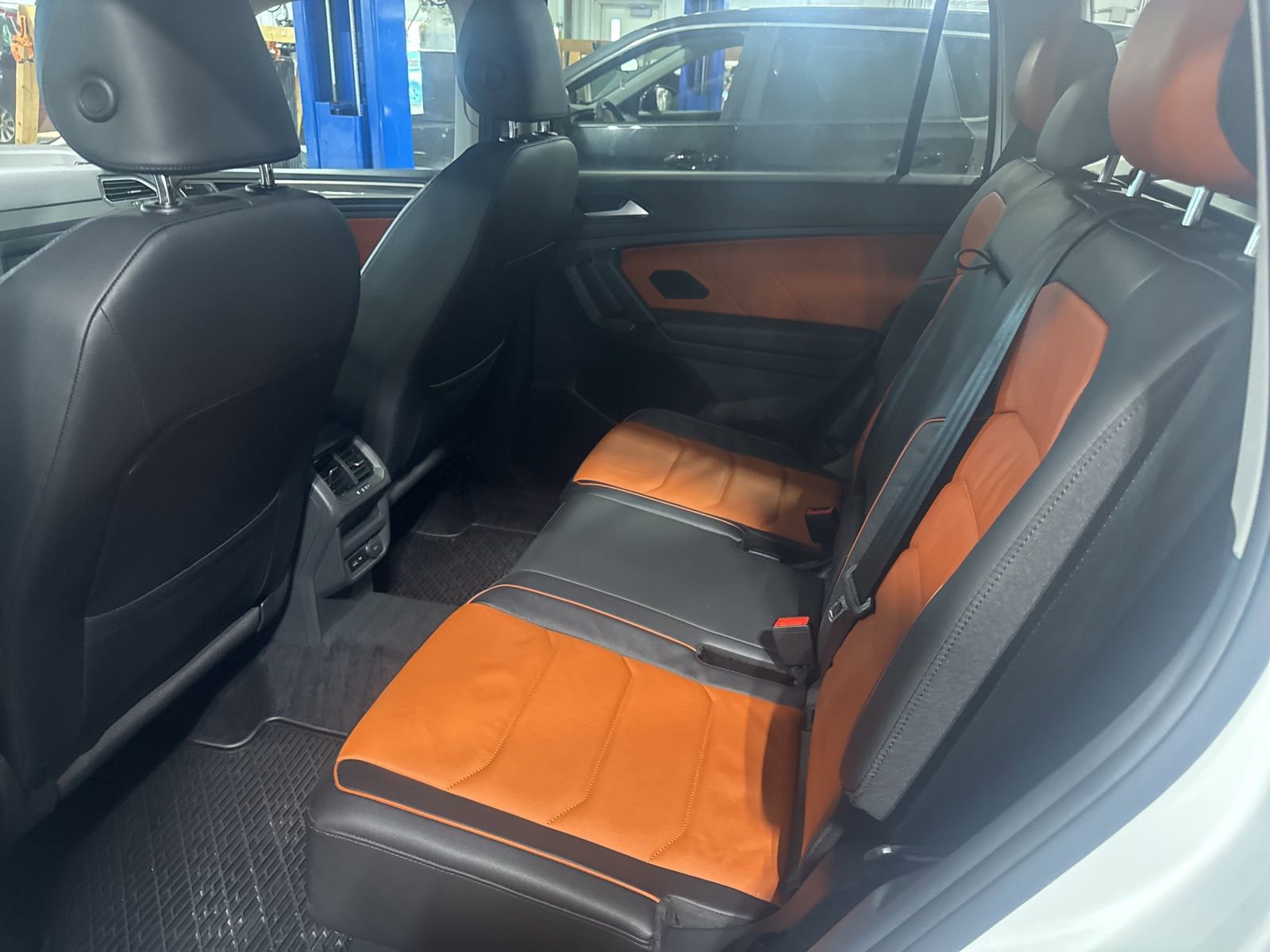 Used 2019 Volkswagen Tiguan SEL Premium image 8