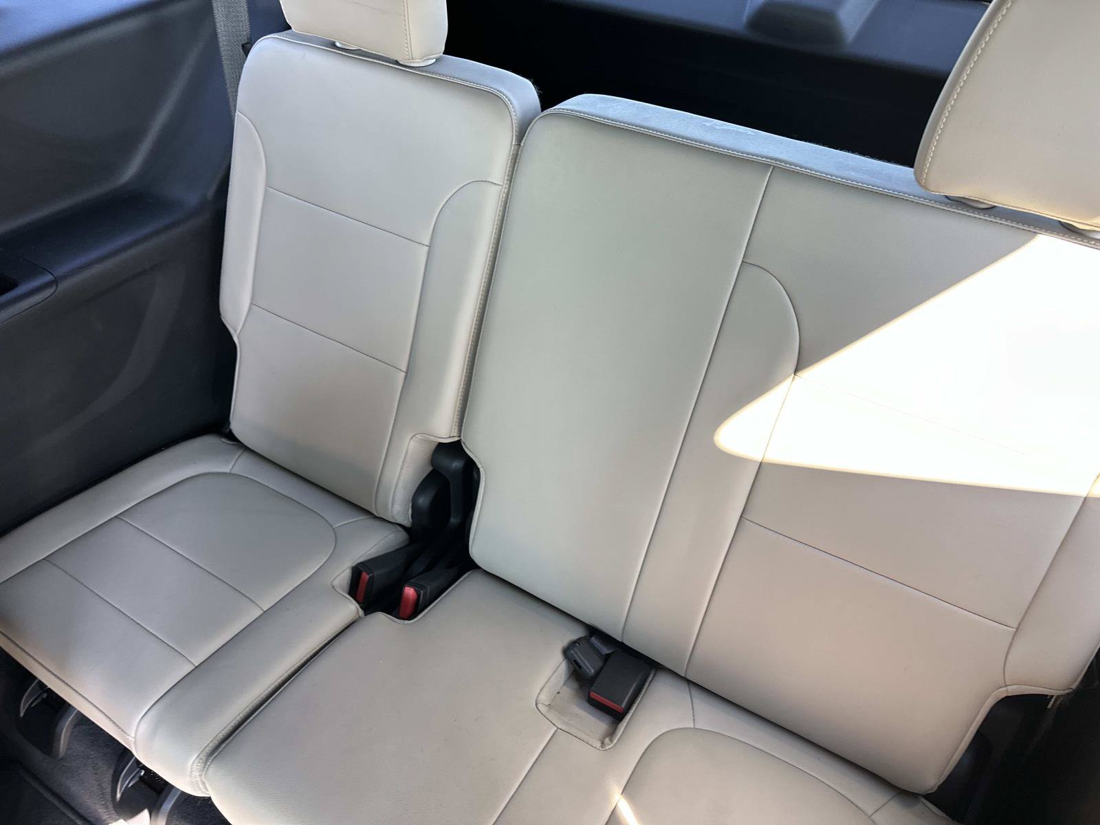 Certified 2023 Chevrolet Traverse LT w/ LT Premium Package AWD/4WD image 12