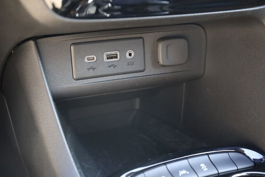 Used 2022 Buick Encore GX Select image 26