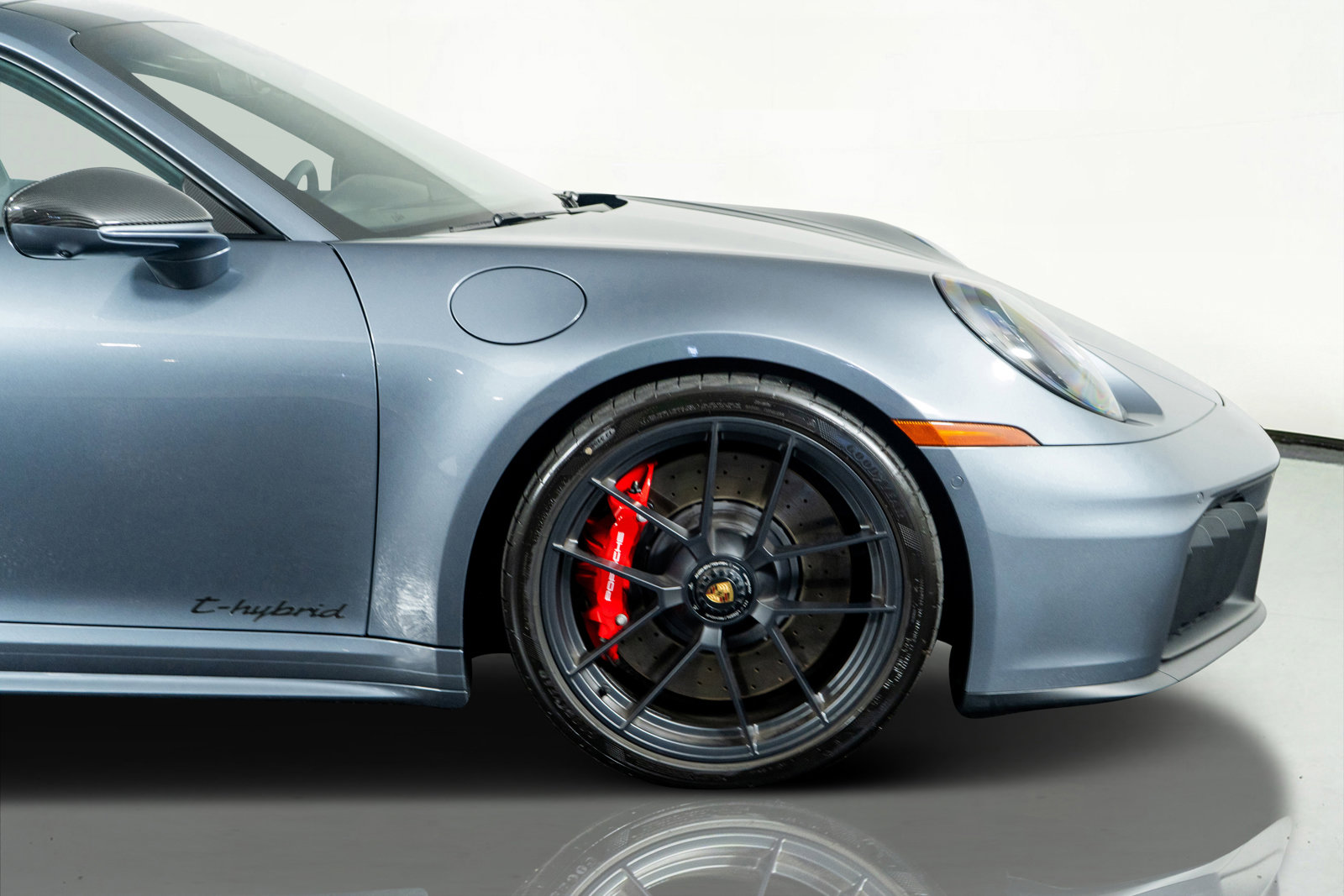Used 2025 Porsche 911 Carrera 4 GTS image 4
