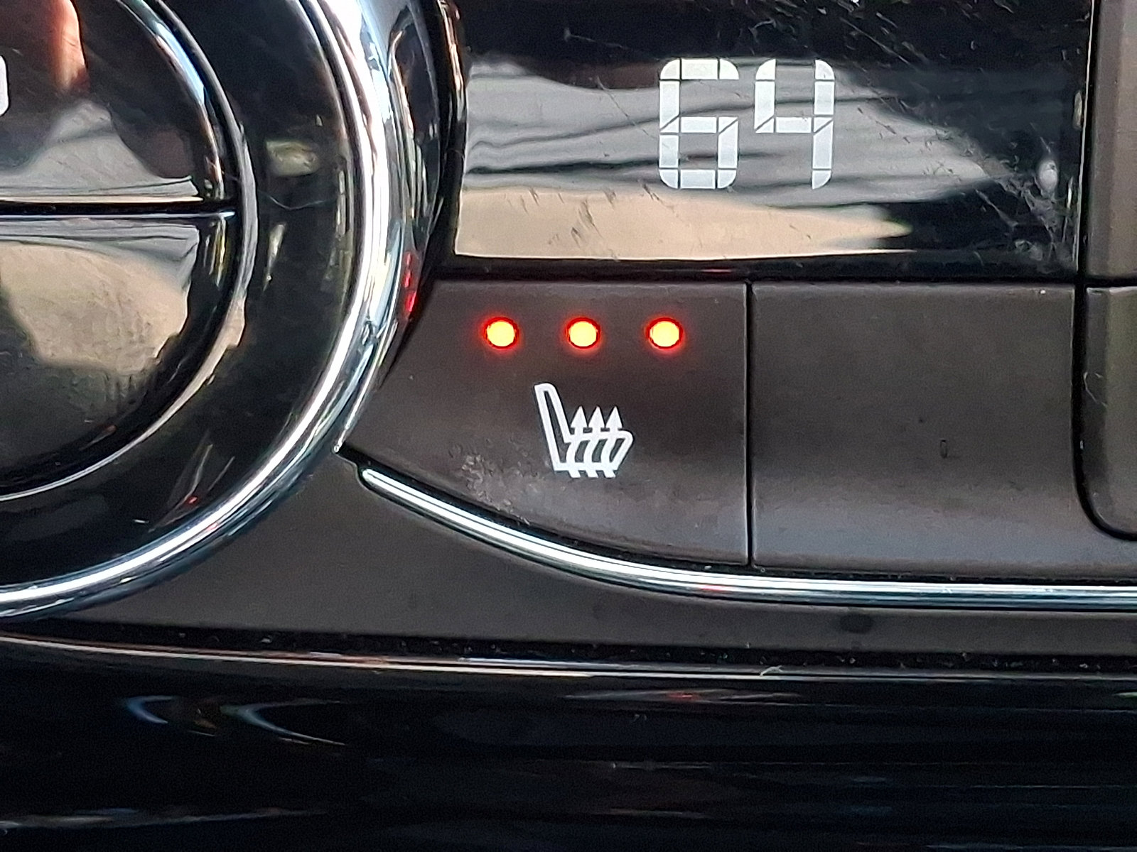 Certified 2024 Chevrolet Trax LT w/ Sunroof Package image 24