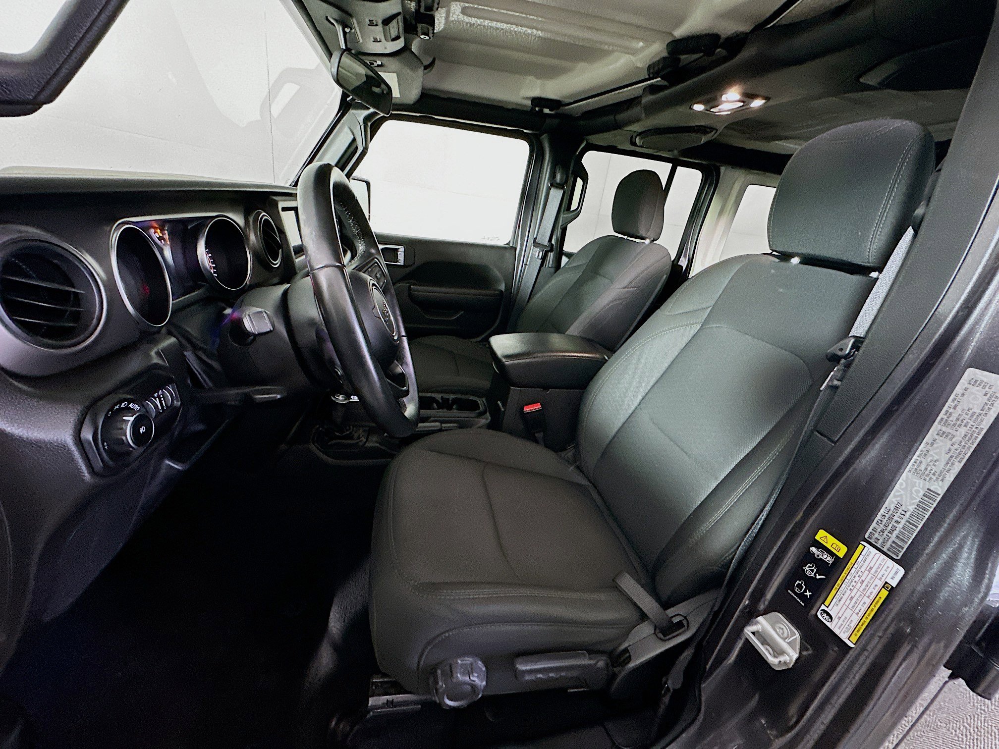 Used 2022 Jeep Wrangler Willys image 13