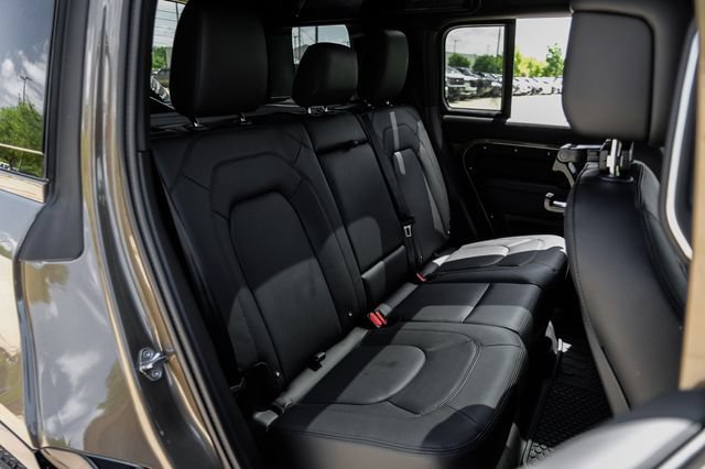 New 2026 Land Rover Defender 110 X-Dynamic SE AWD/4WD image 44