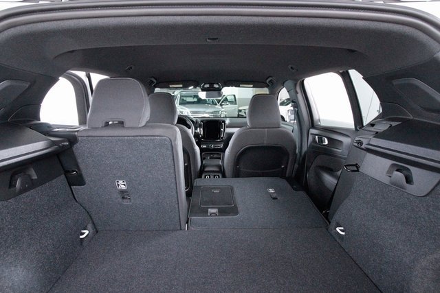 Certified 2025 Volvo XC40 B5 Core w/ Climate Package image 29