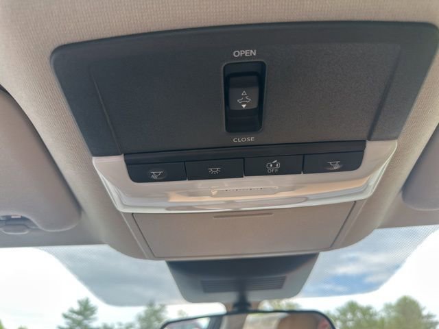 New 2025 Nissan Sentra SV w/ SV Premium Package image 31