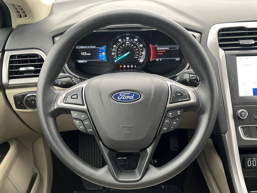 Used 2020 Ford Fusion SE image 19