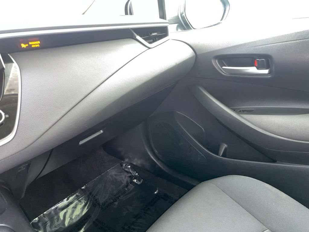 Used 2020 Toyota Corolla LE FWD image 25