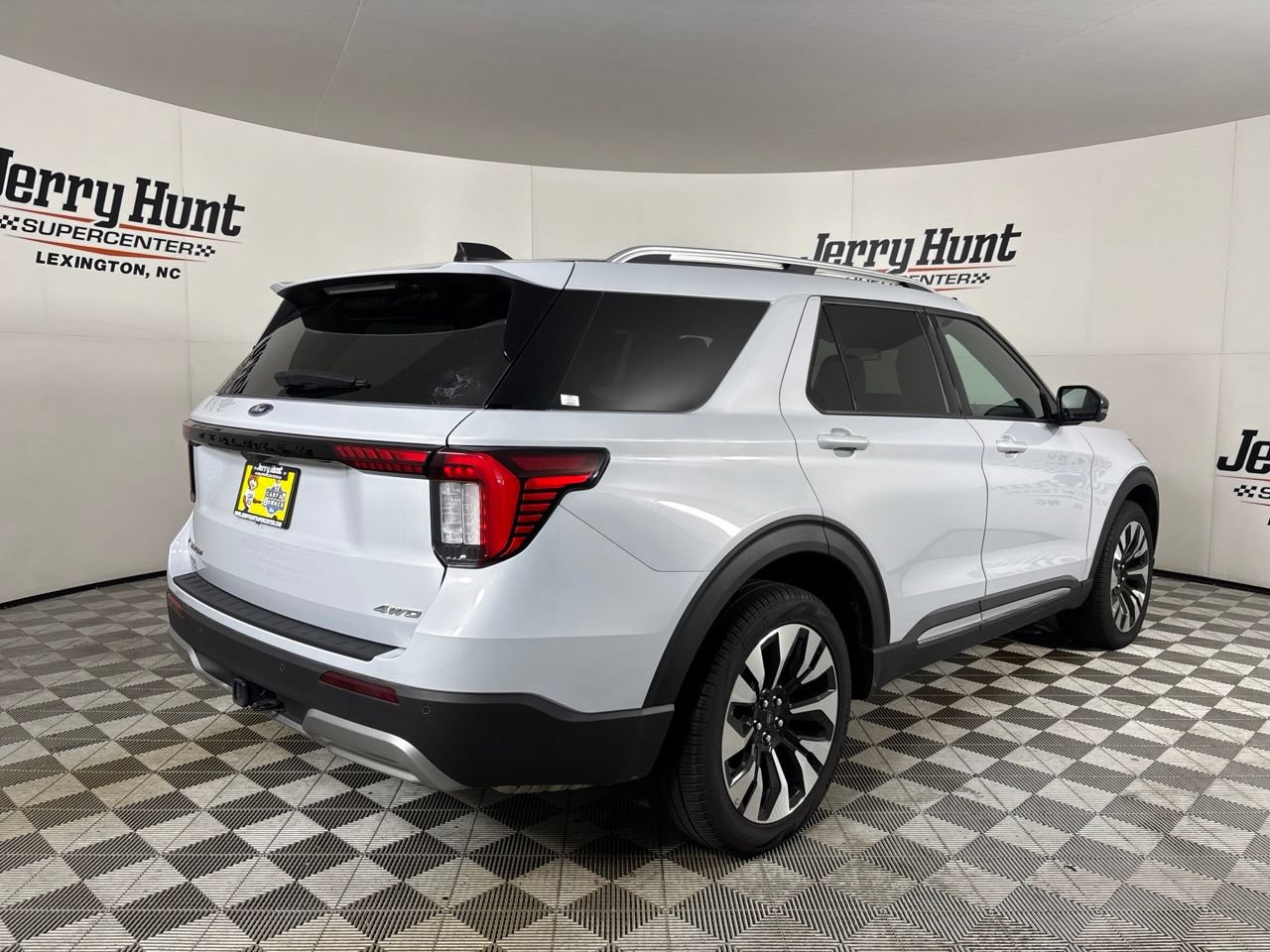 Used 2025 Ford Explorer Platinum w/ LUX Leather Package AWD/4WD image 6