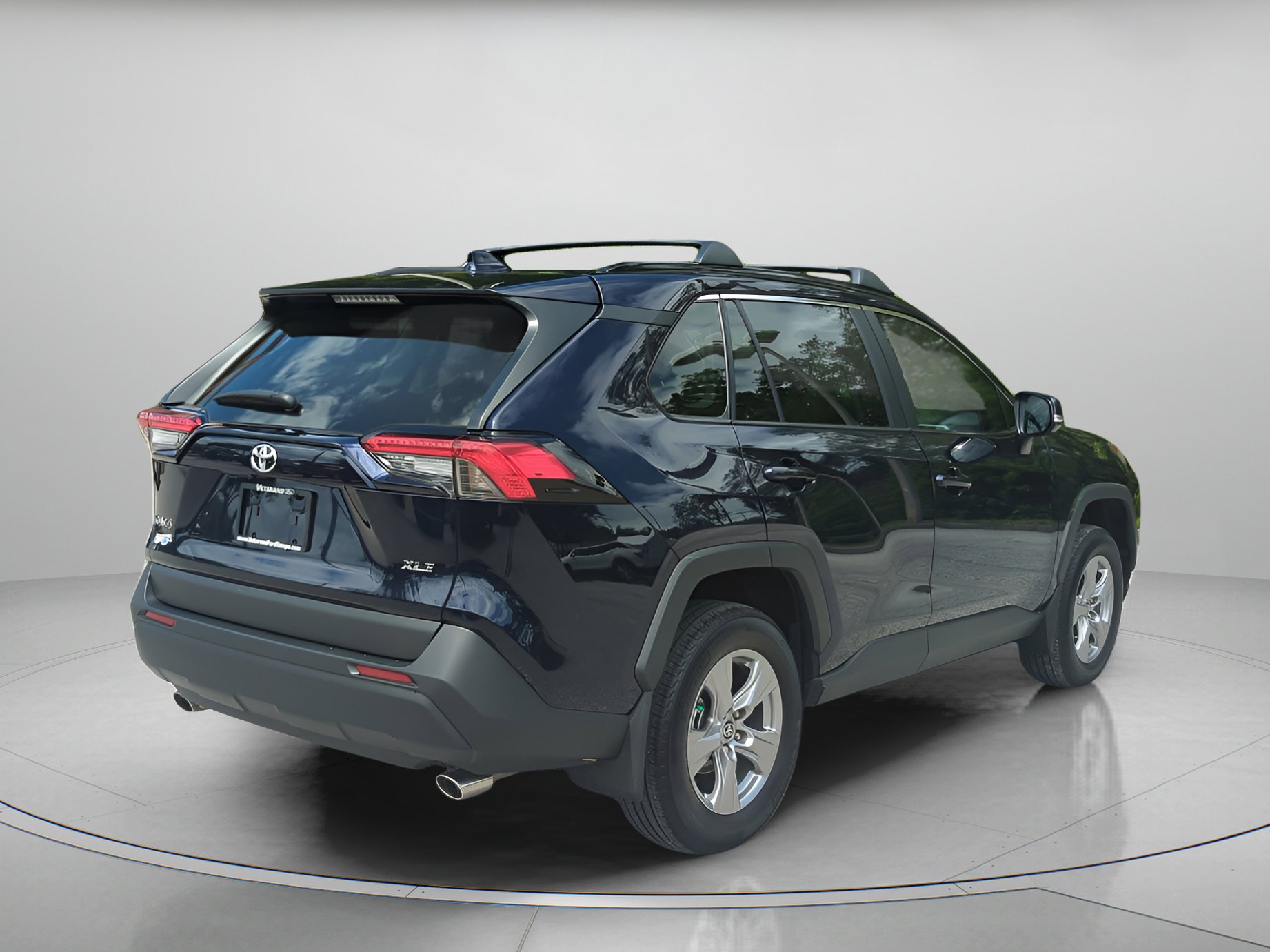 Used 2025 Toyota RAV4 XLE w/ Convenience Package FWD image 40