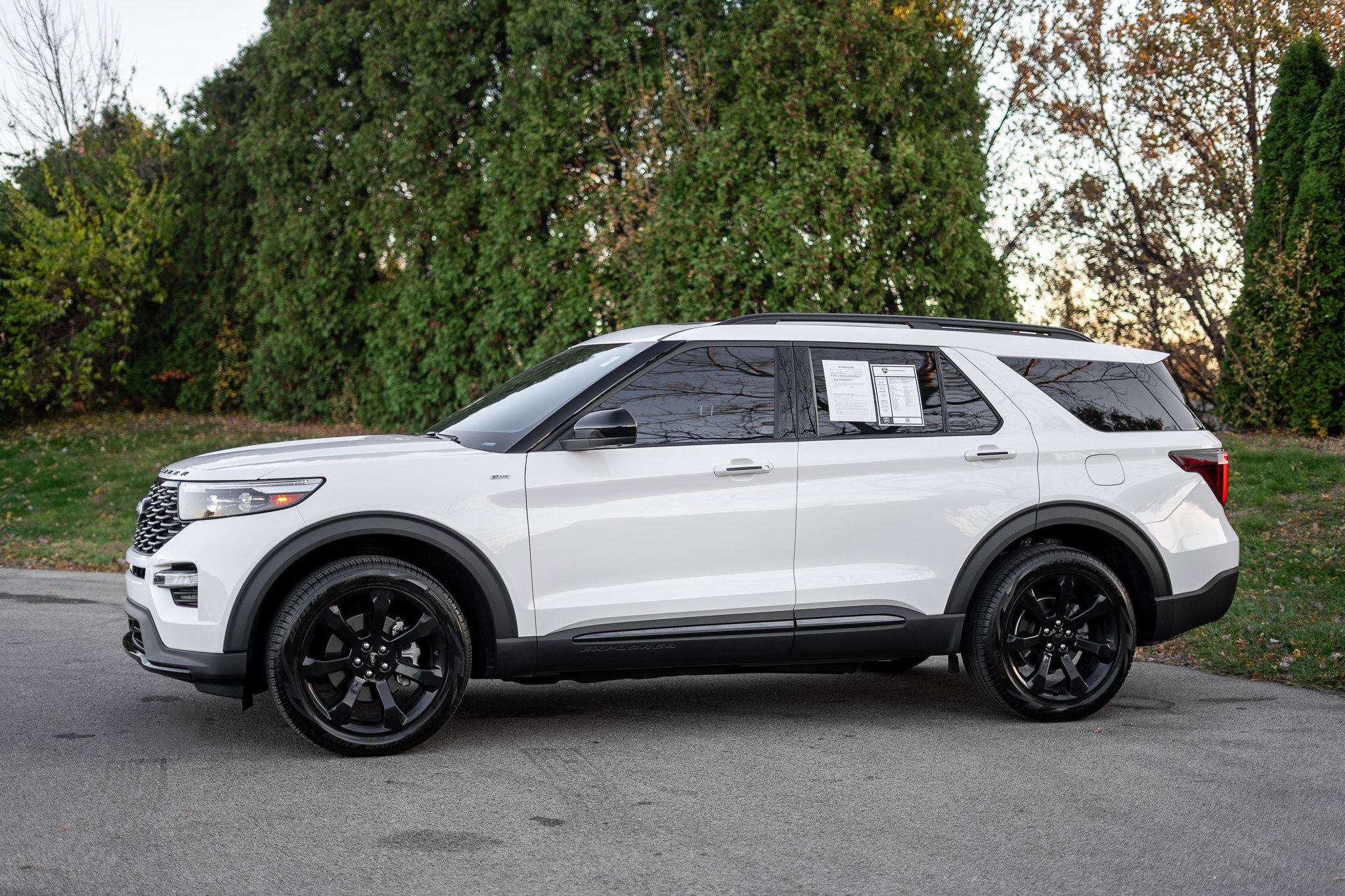 Used 2023 Ford Explorer ST-Line image 8
