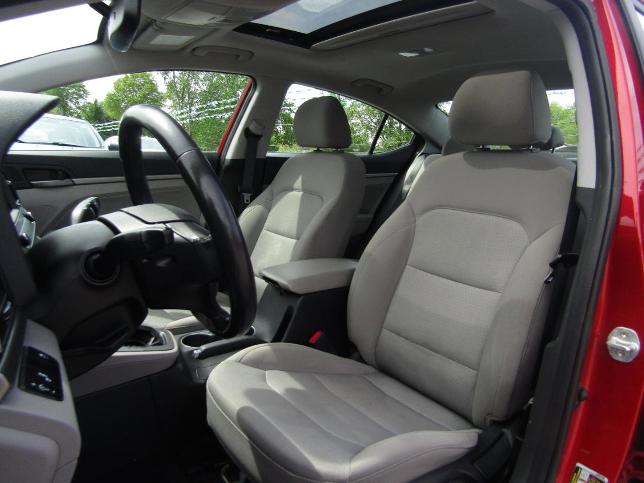 Used 2018 Hyundai Elantra Value Edition w/ Cargo Package FWD image 13